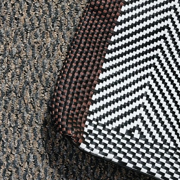 Tribal Chic! NWT Black and White Woven Tote and Makeup Bag Bundle - Picture 11 of 16